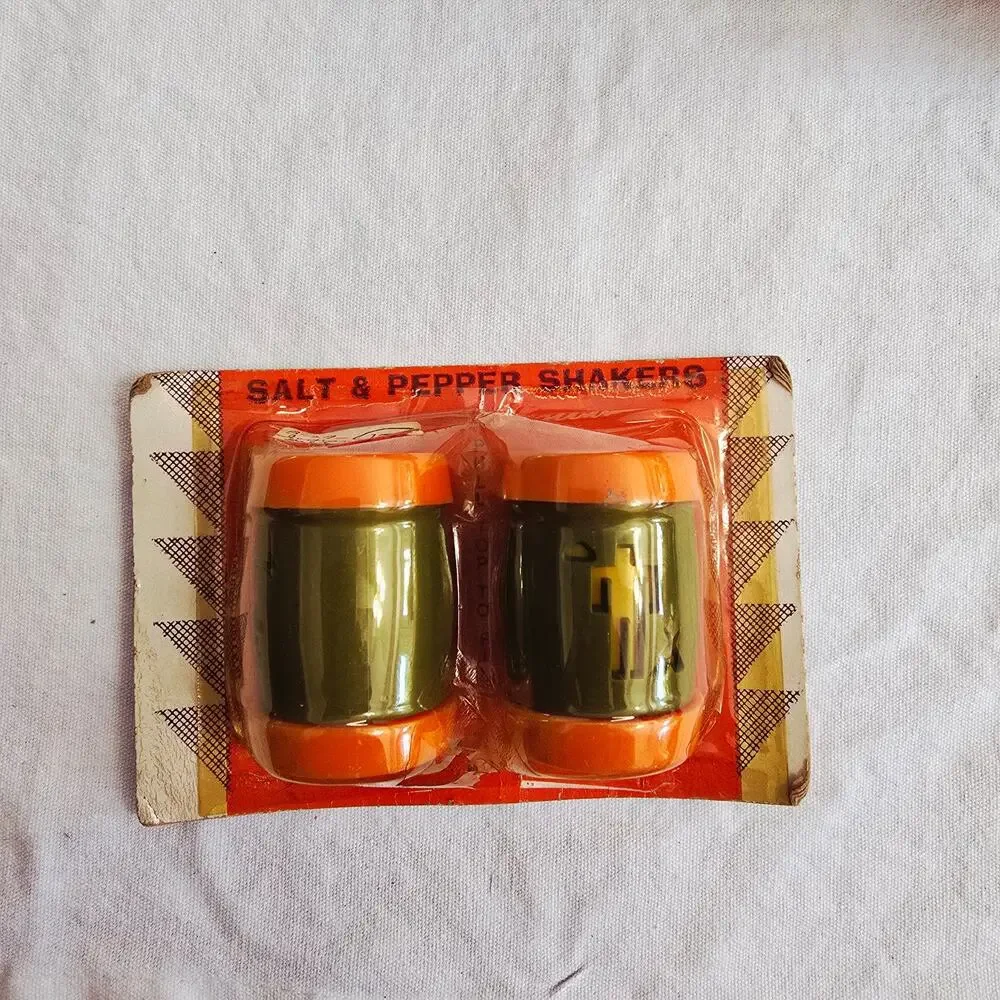 Vntg St. Labre Indian School SALT PEPPER Shaker Sets Napkin Ashland Montana 7